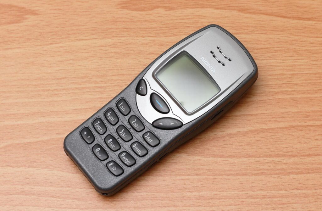 Nokia 3210 1